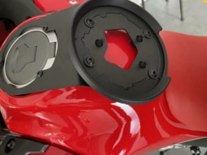 Flange Givi Tanklock XRE 300 2019 BF64BR