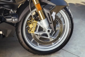 Pneu Michelin Road 6 GT 120-70-17 ZR 58W TL Dianteiro